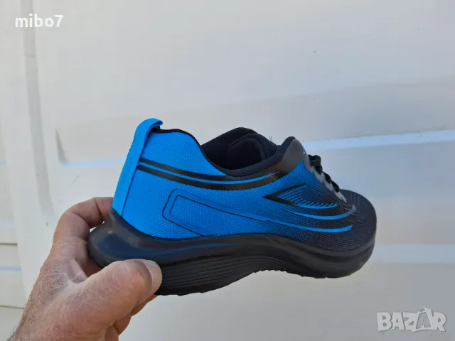  Дишащи олекотени мъжки маратонки в преливащо черно и синьо., снимка 4 - Маратонки - 49455078