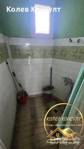 🥇 Агенция “Колев Консулт” продава двуетажна къща близнак на плоча в град Чирпан , снимка 12 - Къщи - 54037830