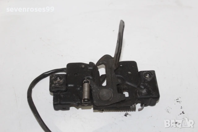 Брава преден капак Мазда 3 2008 2.3i 158hp Mazda 3 седан, снимка 2 - Части - 51229617