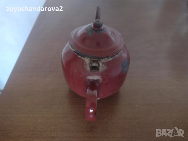 СТАР ЕМАЙЛИРАН ЧАЙНИК, снимка 4 - Антикварни и старинни предмети - 52432536
