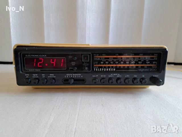 Ретро радио часовник Telefunken digital 200.