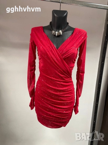 червена рокля