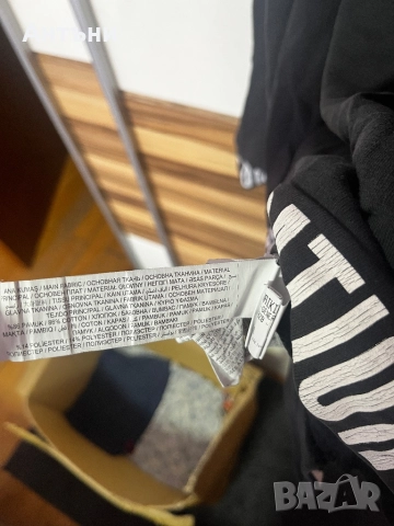 Черно худи с дълъг ръкав, снимка 3 - Блузи с дълъг ръкав и пуловери - 52870455