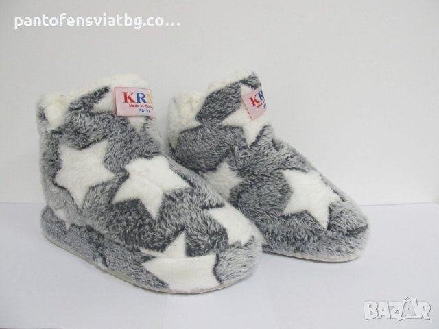 Дамски пантофи тип ботуш черно звезди 