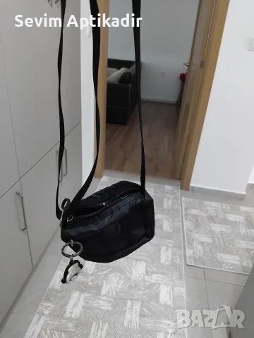 Малка чанта в отлично състояние , снимка 6 - Чанти - 56124263