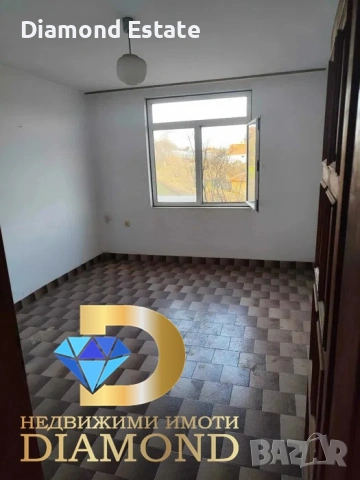 Триетажна вила в село Въгларово, обл. Хасково, снимка 5 - Вили - 53885564