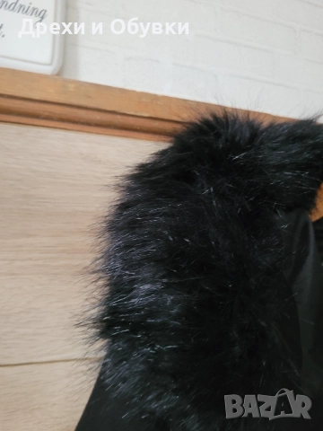 Черно зимно палто с качулка и пух , снимка 5 - Палта, манта - 52710175