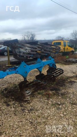 Плуг 3+1 тела на Лемкен с конструкция на Волимат 