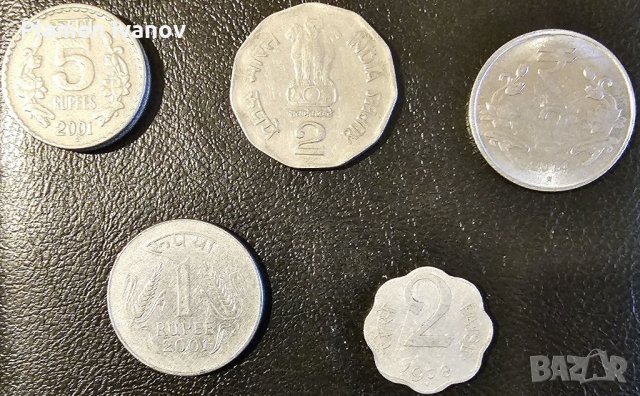 Продавам Стари монети от Индия в добро състояние.