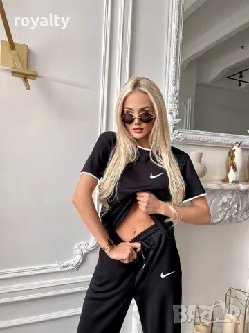 Nike дамски комплекти Два цвята , снимка 7 - Спортни екипи - 49883593