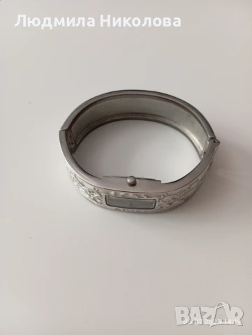 Дамски часовници гривни Avon, снимка 6 - Дамски - 50926521