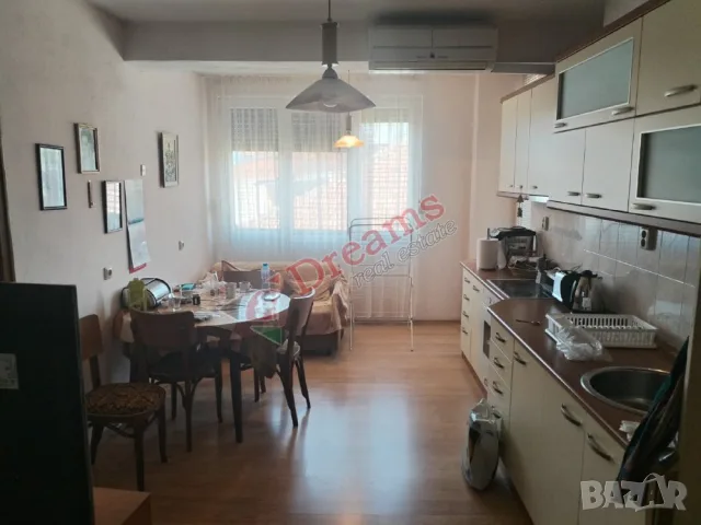 Тристаен апартамент в центъра на Благоевград, снимка 2 - Апартаменти - 56115981