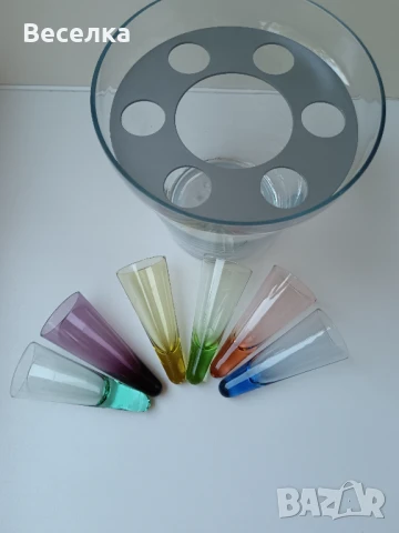 Комплект 6 бр цветни чашки за аперитив + кофичка за лед и място за бутилка., снимка 5 - Чаши - 51112686