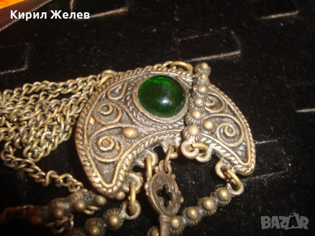 САЧАНЕНО СТАРИННО ВЪЗРОЖДЕНСКО УКРАШЕНИЕ със СМАРАГД ЗЕЛЕН КАМЪК и КЛЮЧЕ БРОНЗ 15133, снимка 12 - Антикварни и старинни предмети - 30550111