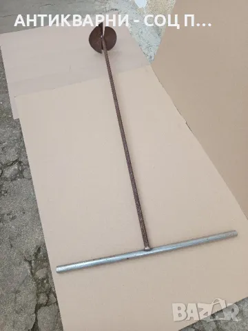 Стар Ръчно Изработен Инструмент За Направата На Дупки.