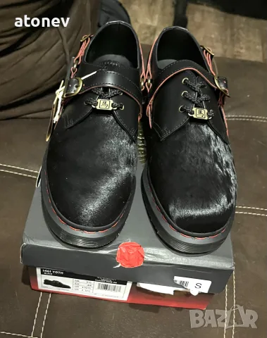 ЧИСТО НОВИ! Обувки на Dr. Martens
