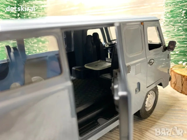 Метален макетен модел УАЗ в мащаб 1:18 , снимка 5 - Колекции - 53941581