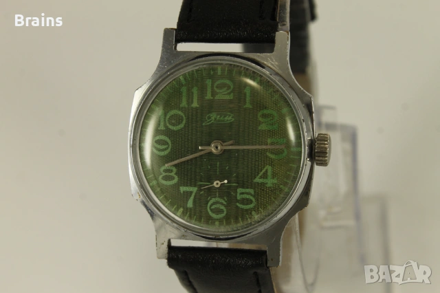 1970's ЗИМ Зелен Циферблат Стар Руски Ръчен Часовник, снимка 3 - Мъжки - 54055276