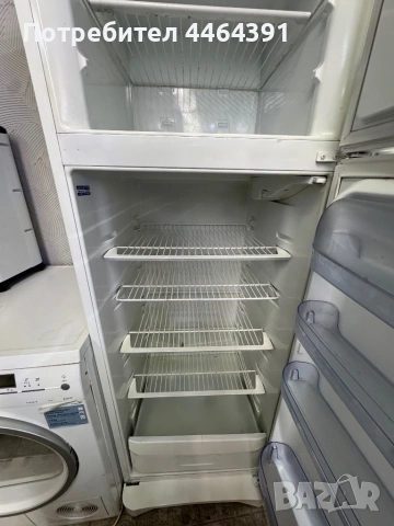 Хладилник с фризер indesit , снимка 6 - Хладилници - 53926211