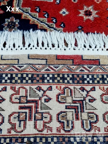 Ръчно тъкан вълнен персийски килим.Произход Иран.Антика за ценители , снимка 8 - Килими - 50664108