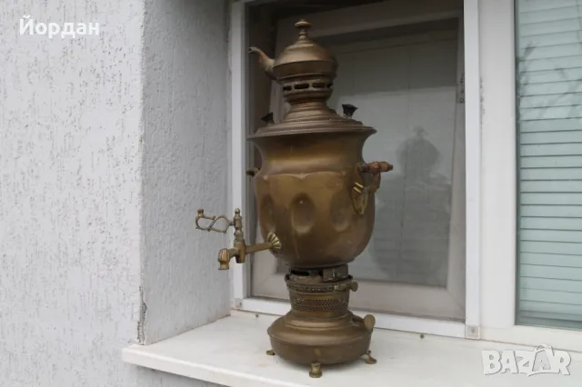 Стар месингов самовар