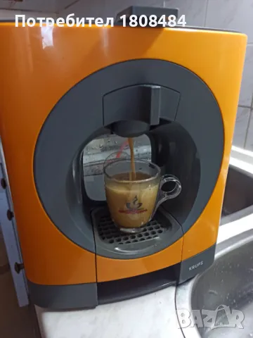 Кафемашина Крупс с капсули Долче Густо, работи перфектно и прави страхотно кафе с каймак , снимка 4 - Кафемашини - 49388393
