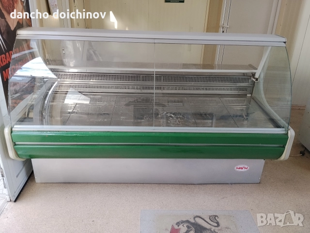 Хладилна витрина и хладилник !