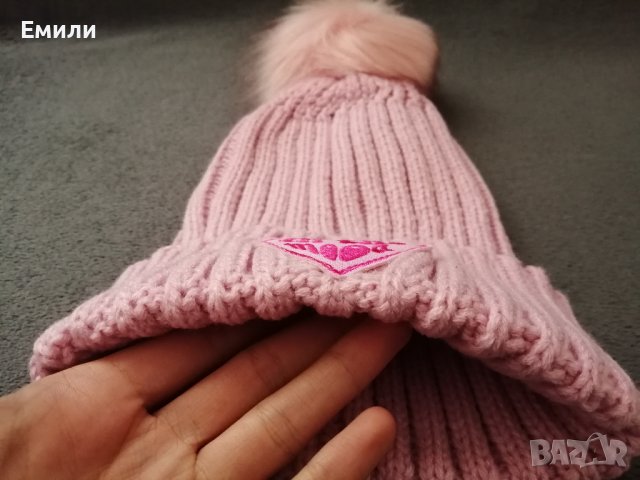 Дамска зимна плетена шапка с помпон и бродерия сърце с надпис "in the mood" в розов цвят , снимка 12 - Шапки - 42473861