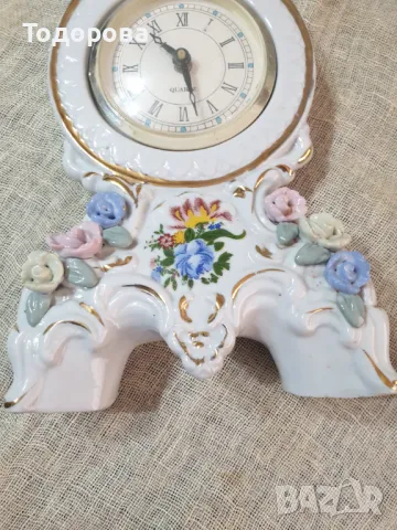 Процеланов настолен часовник, снимка 8 - Антикварни и старинни предмети - 49822627