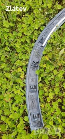 Оригинална лайсна вежда за AUDI Q3 F, снимка 3 - Части - 54236496