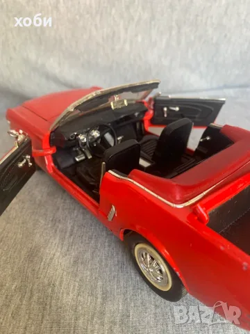 количка  Ford Mustang Convertible от 1966 г.   1:18, снимка 6 - Колекции - 55970720