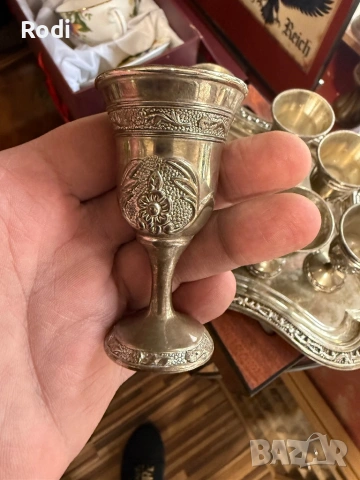 стар посребрен комплект от 6 чашки и поднос, снимка 2 - Антикварни и старинни предмети - 54213465