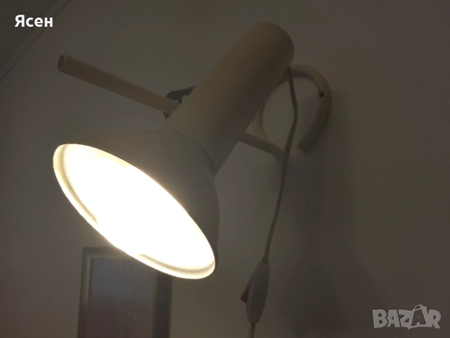 Лампа за стена с насочване., снимка 2 - Настолни лампи - 53875045