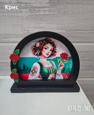 Ръчно изработено пано с българка – модерен стил 🇧🇬, снимка 1 - Декорация за дома - 54041311