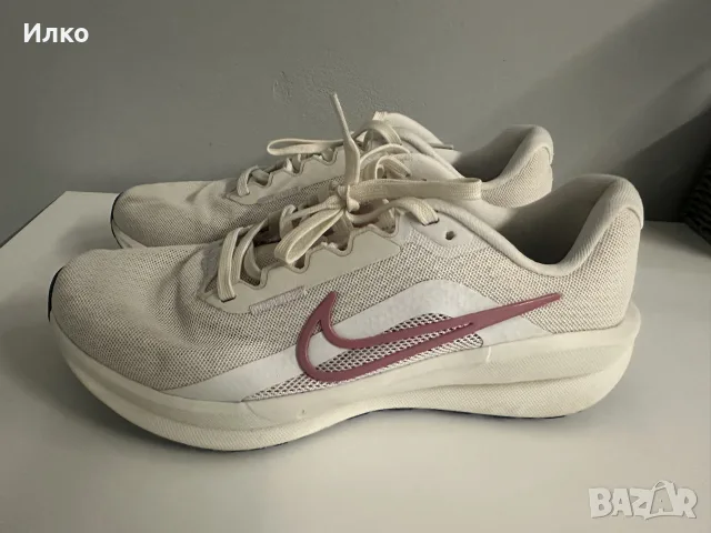 Дамски маратонки Nike , снимка 2 - Маратонки - 56411681