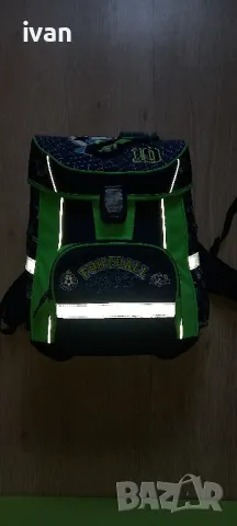 ученическа раница, снимка 2 - Раници - 47558680