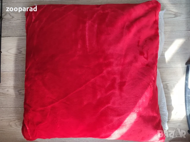 Възглавници за вас и вашите любимци 70х70см.Само в червен цвят!, снимка 3 - За кучета - 50498259