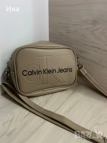 Дамска чанта Calvin Klein Jeans, снимка 2 - Чанти - 55853424