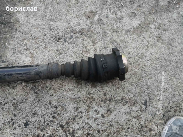 Дясна полуоска за Фолксваген голф 4 , снимка 2 - Части - 52111222