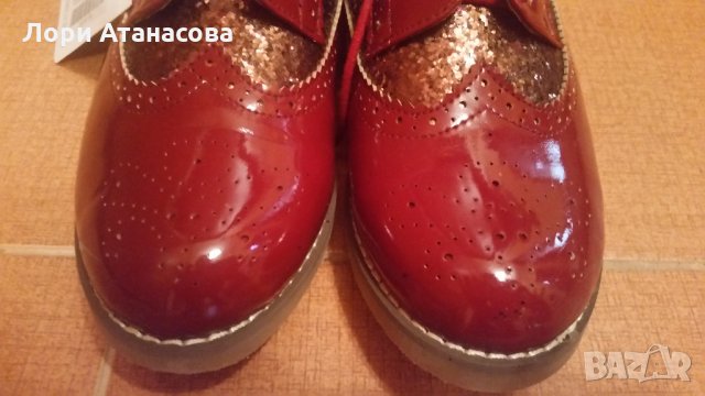 Дамски ежедневни обувки от червен лак с връзки , снимка 3 - Дамски ежедневни обувки - 30539177