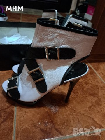 Сара Пен 40 номер, снимка 3 - Дамски обувки на ток - 42379509