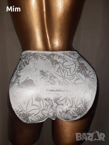 М/L Сатенени бели бикини на релефни цветя , снимка 2 - Бельо - 37648492
