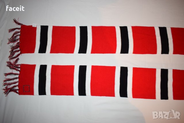 Manchester United - Страхотни футболни шалове / Манчестър Юнайтед / Фенски, снимка 5 - Футбол - 31175846