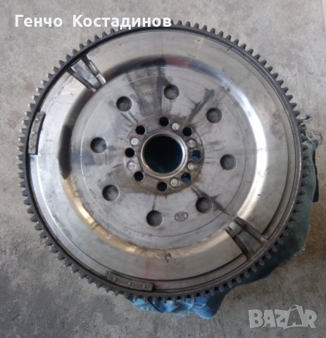 Продавам съединител комплект за Тойота Корола Версо