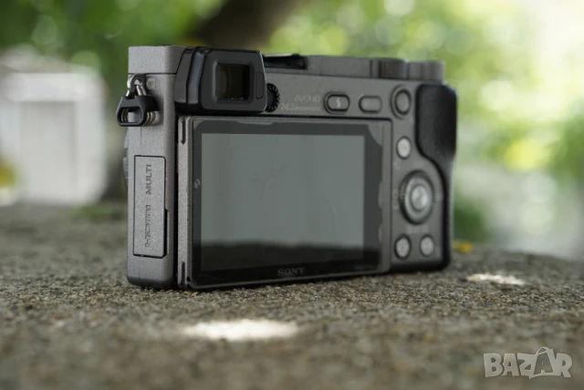Sony A6000 (Silver Black Edition), снимка 5 - Фотоапарати - 50509561