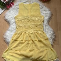 Жълта рокля с дантела, снимка 2 - Рокли - 29671786
