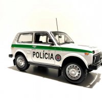 ВАЗ 2121 Lada Niva 4X4 "Policia" полиция Словакия 1993 - мащаб 1:43 на IST Models моделът е нов в PV, снимка 1 - Колекции - 31453928