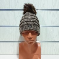 Нова дамска плетена шапка кафяв меланж с помпон/пух, снимка 9 - Шапки - 30963255