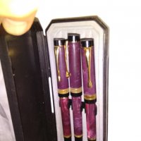 Комплект писалка Иридиум пойнт Германия и две химикалки-едната ролер, снимка 1 - Ученически пособия, канцеларски материали - 29428192