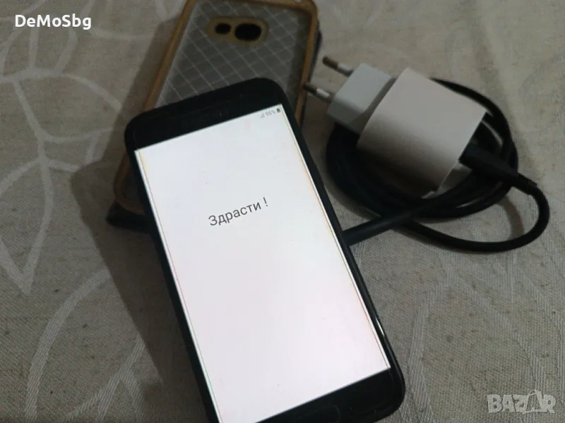 Samsung Galaxy A3 (2017), снимка 1